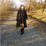 Studentessa universitaria al quinto anno di giurisprudenza e diplomata al liceo classico, impartisce ripetizioni in materie umanistiche